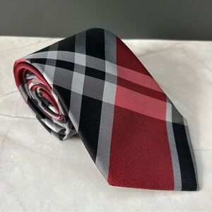 Kenneth Cole Reaction Silk Red and Black Checkered 59” Tie